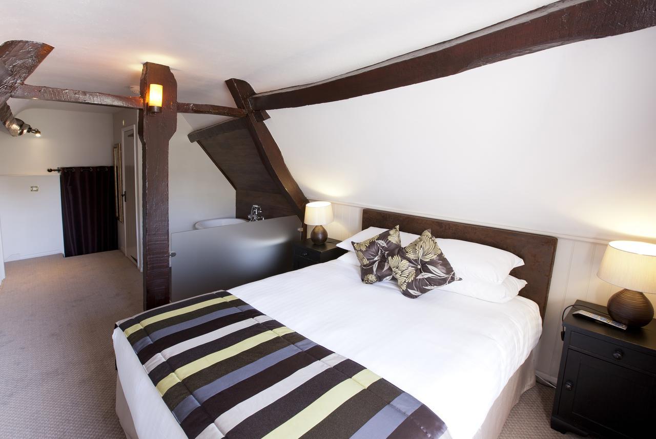 The Red Lion Hotel East Haddon Room photo