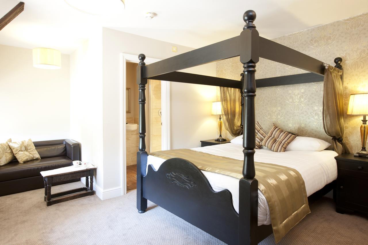 The Red Lion Hotel East Haddon Room photo